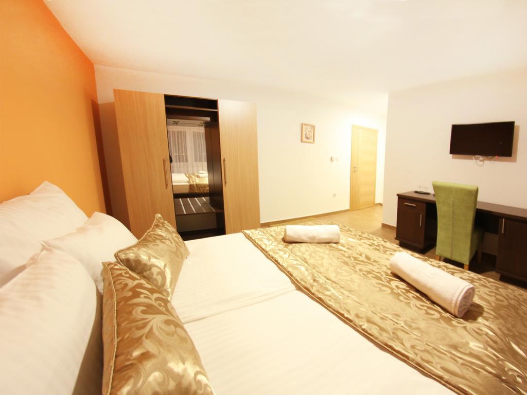 Hotel Dubai Plandiste Exteriör bild